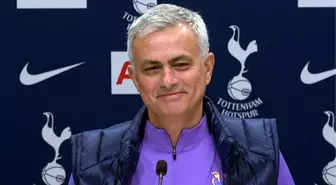 Tottenham'ın yeni teknik direktörü Jose Mourinho kırdı geçirdi!