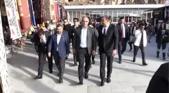 Bakan Ersoy, Kapadokya'da yer altı şehrini gezdi