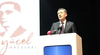 Bakan Selçuk, Öğretmenler Arası Kısa Öykü Yarışması Ödül Töreni'ne katıldı