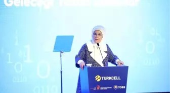 Emine Erdoğan, Geleceği Yazan Kadınlar Ödül Töreni'ne katıldı