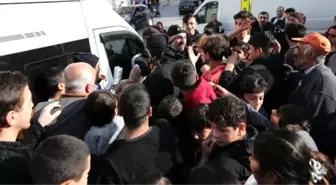 Şarkıcı Fatih Bulut'un yaptığı açılışta 3 bin adet döner 1 saatte tükendi