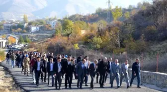 Sason'da şehit öğretmenler mezarı başında anıldı