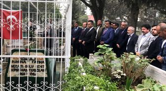 Şehit öğretmen Temizkan, mezarı başında anıldı