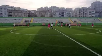 Esenyurt'ta kadına şiddete farkındalık için kadınlar arası futbol maçı