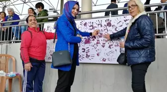Esenyurt'ta kadınlar şiddete tepki için sahaya çıktı