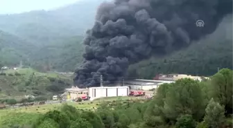 Bornova'da plastik ambalaj deposunda yangın (2)