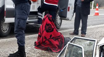 Yaralı üşümesin diye battaniye ile sardılar