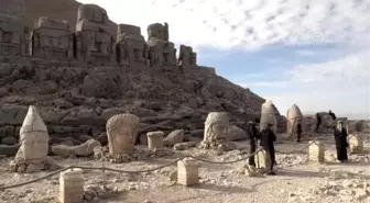 Nemrut Dağı'nda turist yoğunluğu