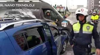 Samsun'da otomobili ile minibüs çarpıştı: 2 yaralı