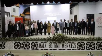 Şiir yarışmasında dereceye girenlere ödül verildi