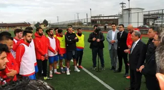 Başkan Akkaya'dan Akşehirsporlu futbolculara baklava