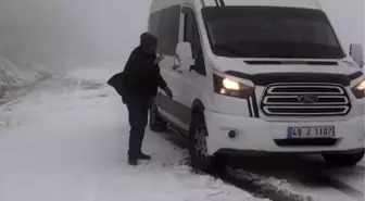 Muş'ta kar yağışı ve tipi ulaşımı etkiledi