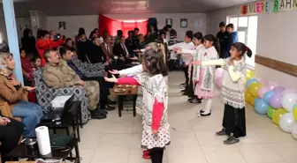 Öğrencilerden 'Mevlid-i Nebi' etkinliği