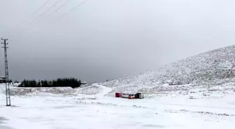 Yedikuyular Kayak Merkezi'ne mevsimin ilk karı yağdı