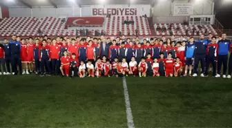 Bayraklı Belediyesi Futbol A takımı sezonu açtı