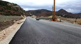 Göçen yol tekrar trafiğe açıldı