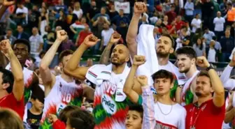 Pınar Karşıyaka son saniye basketiyle kazandı