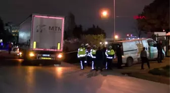 Sancaktepe'de tır'ın altında kalan yaya hayatını kaybetti