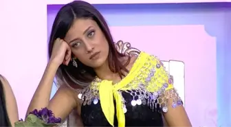 Fenomen gelin adayı Solmaz Çiros, şarkıcı olarak gittiği düğünde kalça dansı yaptı