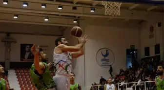 Petkim Spor, Manisa Büyükşehir Belediye'yi 79-75 mağlup etti