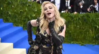 Şarkıcı Madonna, sağlık sorunları nedeniyle konserlerini iptal etti