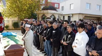 Önder öğretmen gözyaşları içinde toprağa verildi