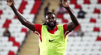 Adebayor: 'Kalbim her zaman bu kulüple kalacak'