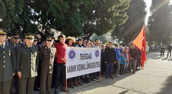 Namık Kemal, Gelibolu'daki kabri başında anıldı