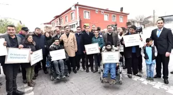 Ahlat'ta engelliler için farkındalık yürüyüşü