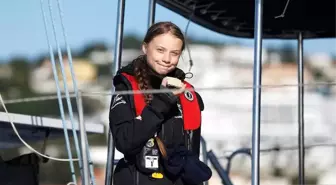 Atlantik'i yelkenliyle aşan Greta Thunberg Lizbon'a ulaştı