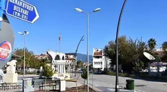 Marmaris'te Kenan Evren Bulvarı'nın adı Bülent Ecevit Bulvarı olarak değiştirildi