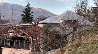 Doğanşehir Belediye Başkanı Vahap Küçük, evi yanan vatandaşı ziyaret etti