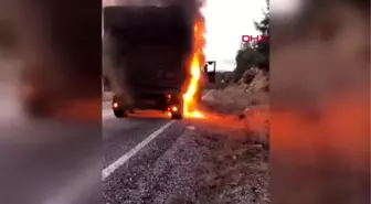 Karabük odun yüklü tır'daki yangını itfaiye söndürdü