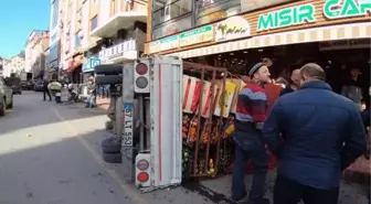 Yükler kaydı, kamyonet devrildi