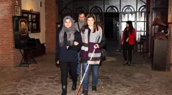 'Duvarların Ötesi' engelleri yıktı