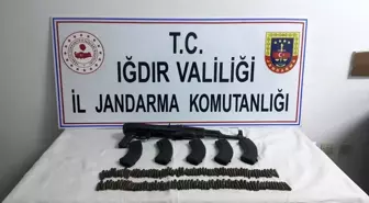 Iğdır'da evinde kalaşnikof bulunan kişi gözaltına alındı