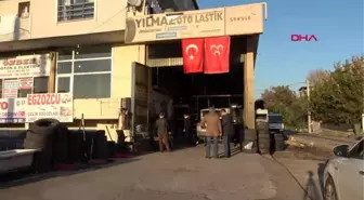 Tamir etmeye çalıştığı lastik patlayınca yere savruldu