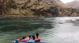 Fırat Nehri'nde kaybolan sürücü bir haftadır aranıyor