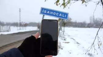 Köyde kurulan kamera sistemi ile gurbetçiler hasret gideriyor