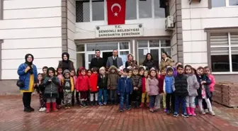 Minik öğrencilerden Başkan Saklı'ya ziyaret