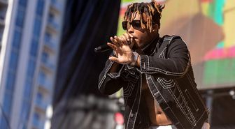 Dünyaca ünlü rapçi Juice WRLD, havalimanında nöbet geçirerek hayatını kaybetti