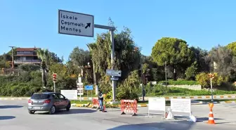 Urla Mithatpaşa Caddesi trafiğe kapatıldı