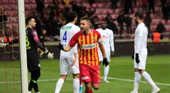 Artem Kravets golünü Nurettin'e hediye etti