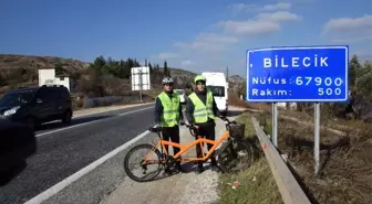 Görme engelli genç 35 kilometre pedal çevirdi