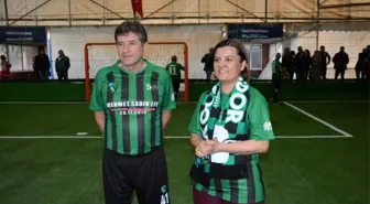 Kocaelispor'un efsane futbolcuları Efe'yi anma programında buluştu