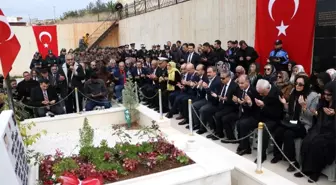 Emniyet Genel Müdüründen, şehit Verdi'nin kabrine ziyaret