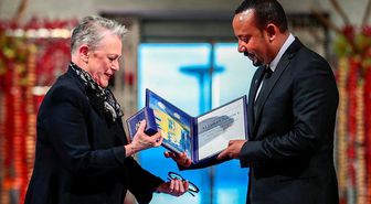Etiyopa Başbakanı Abiy Ahmet Ali Nobel Barış Ödülü'nü Oslo'da düzenlenen törenle aldı