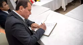 Seçer: 'Basınla aile gibiyiz'