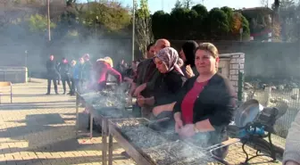 Sınav öncesi motivasyon için hamsi festivali düzenlediler