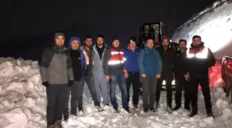 Yayla yolunda mahsur kalan 2 kişi kurtarıldı